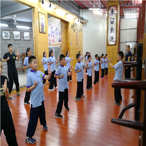 少年團(tuán)